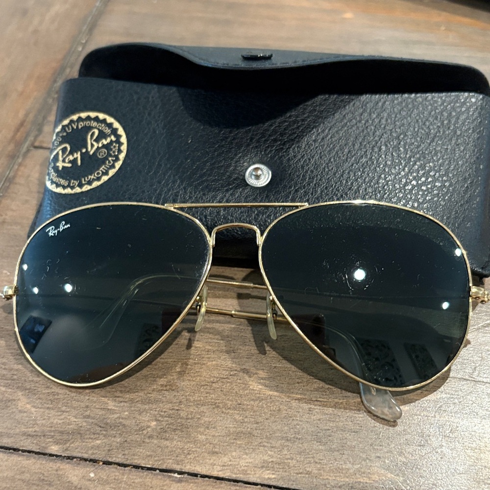 Ray-Ban Black and Gold Aviator Sunglasses